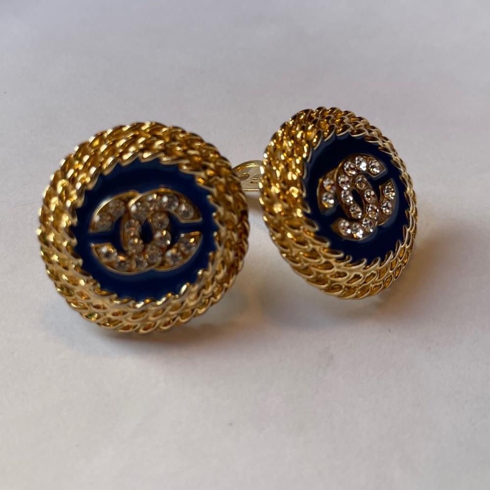 Auth Vintage 1990s Chanel CC Rhinestone Clip Earrings